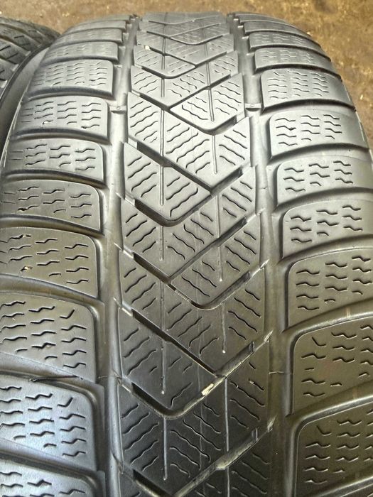 4x Anvelope iarna 225/45 R18 runflat - Pirelli Sotto Zero 3 Winter RSC