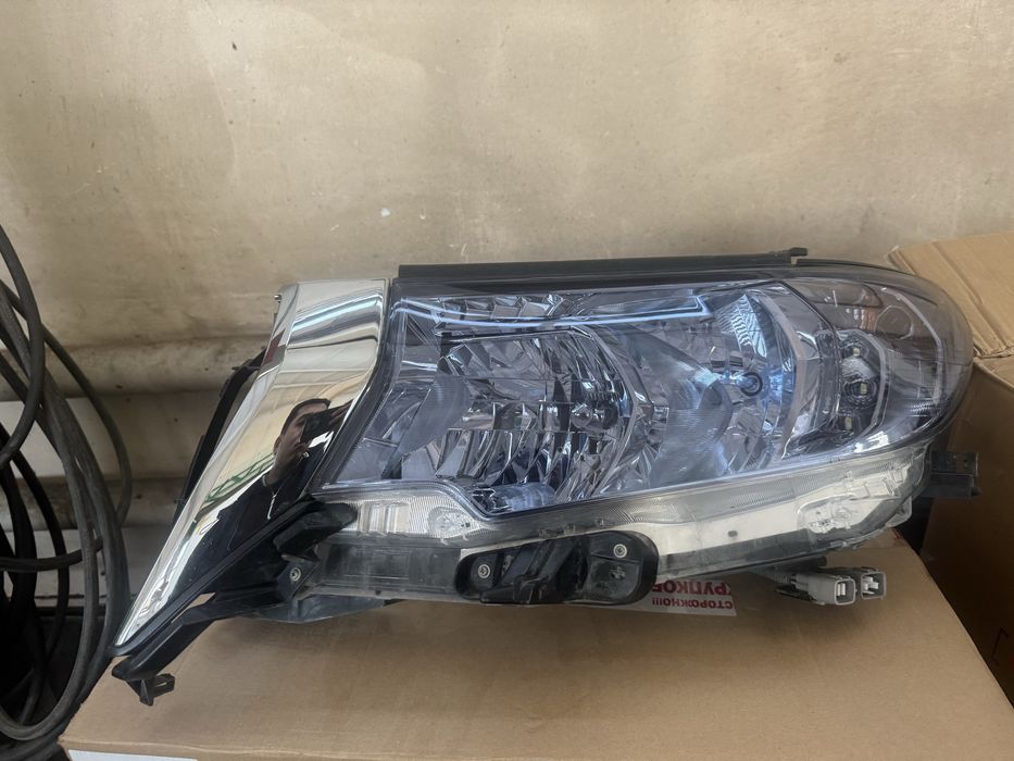 Фара Тойота Прадо