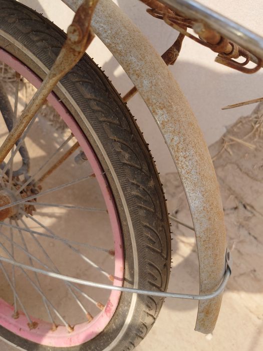 Детский велосипед сотилади