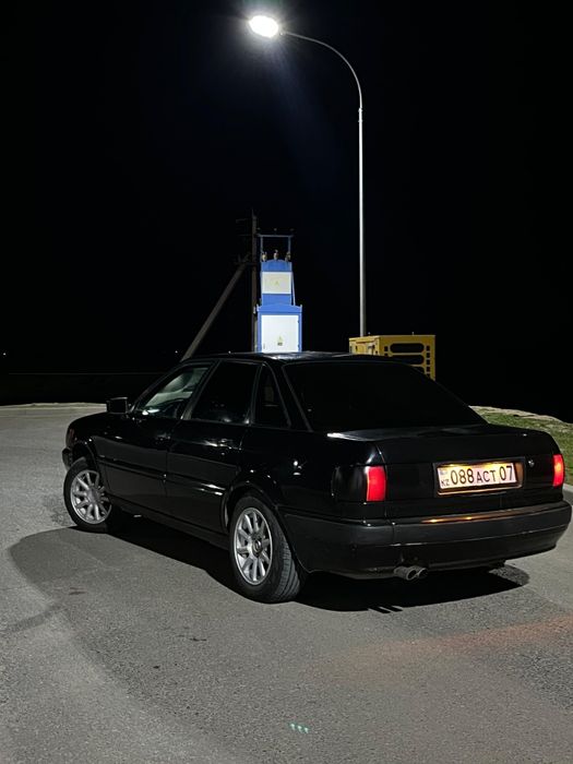 Продам Ауди 80 б4