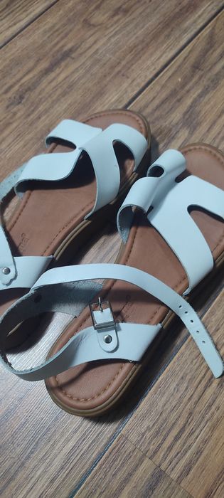 Продаются сандалии 39 размер
