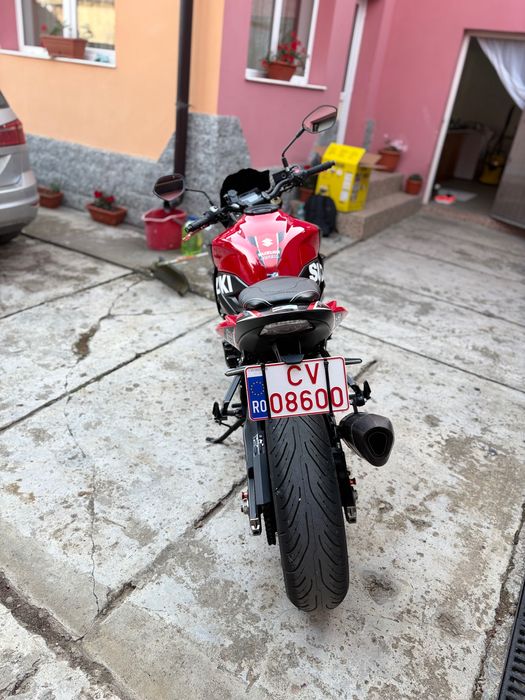 Motocicleta Suzuki gsx s750