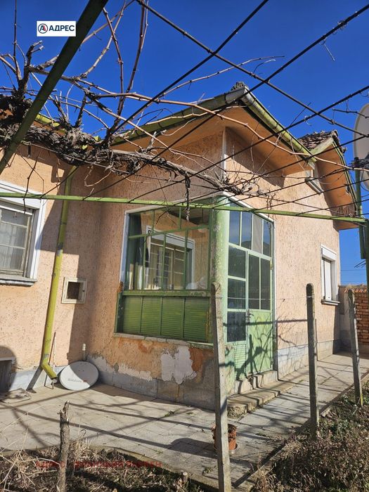 Къща в Плевен, област-с.Горни Дъбник площ 100 цена 26900
