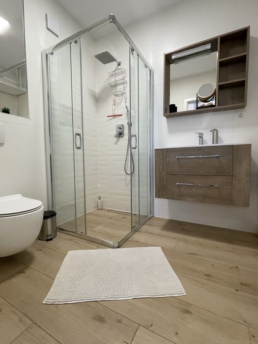 Inchiriez apartament 2 camere The Lake Home