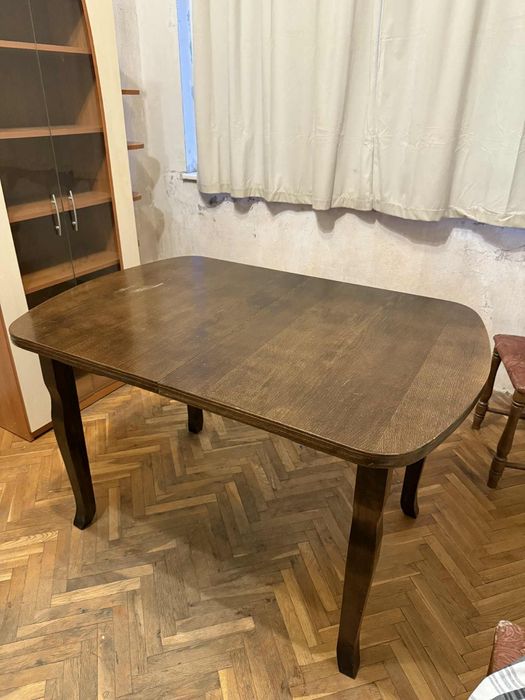 Секция и кухненска маса