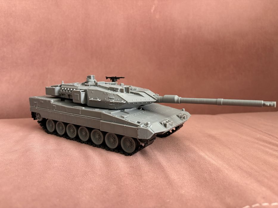 Играчка - Декор Танк Leopard 2 A7