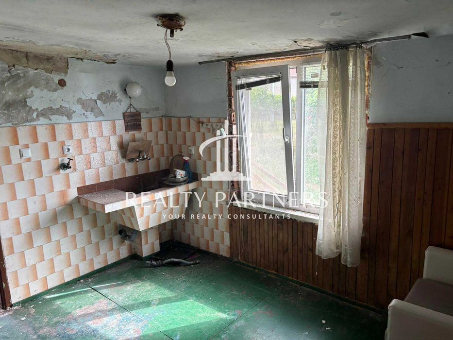 Продава КЪЩА - с. Студена, обл. Перник