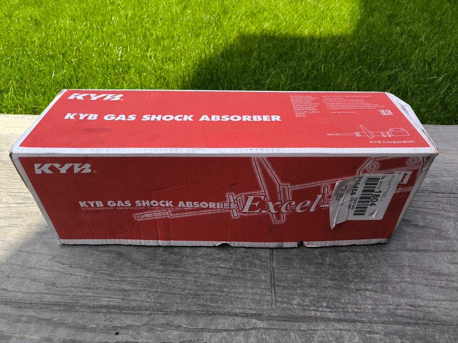 Амортисьор KYB за Тойота Версо газов преден десен оригинален