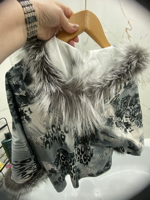 Scurta din piele naturala