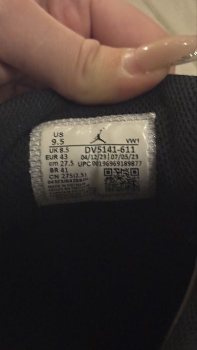 Покупаете один, второй кроссовок в подарок!!!