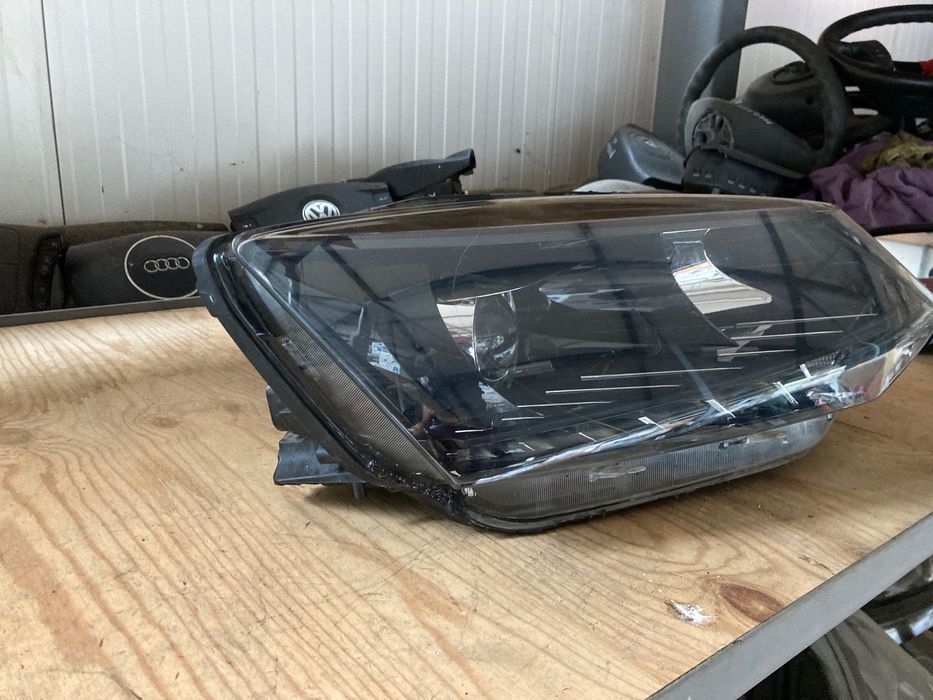 Десен фар Skoda Fabia 3. Led. Шкода Фабиа III. 2014-18г. 6V1941016B.