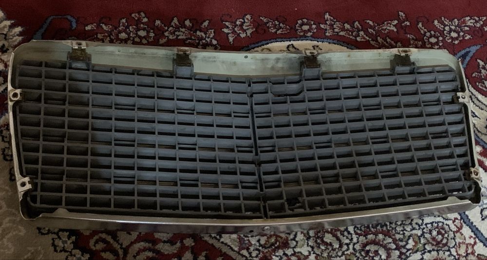 Решетка Mersedes W124 ОРИГИНАЛ