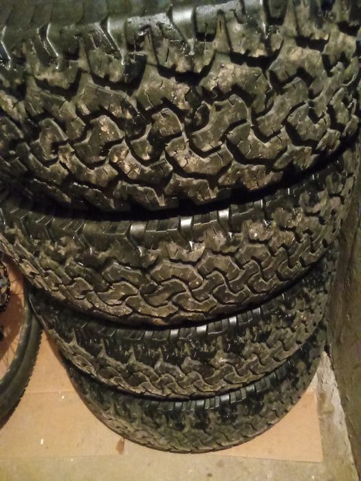 BF goudrich .A/T.255/70/16.cl