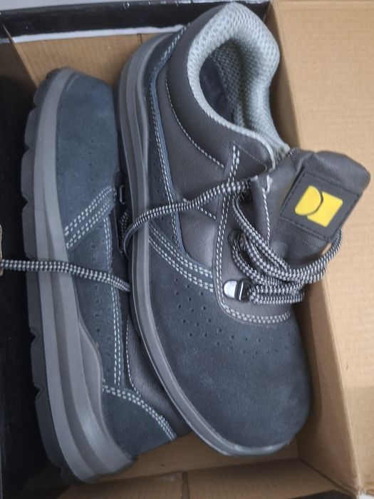 Pantofi protecție piele naturala noi 100lei