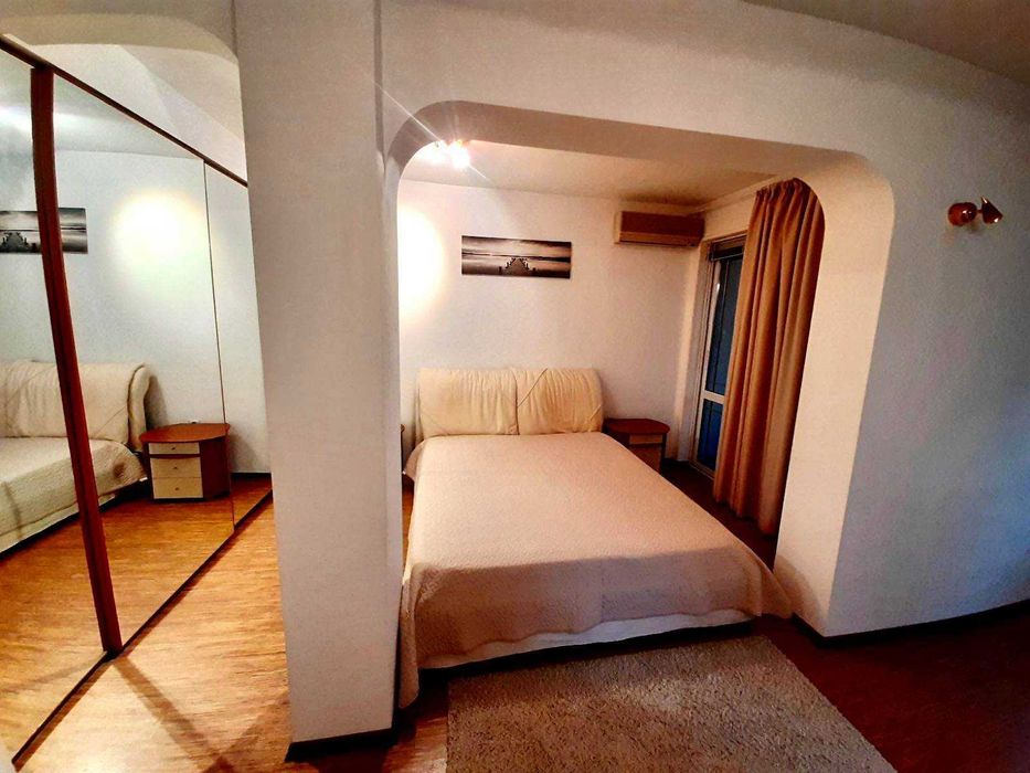 Дава се под наем Многостаен апартамент в Бургас, Център - 135 кв.м за 550 € - Снимка #2