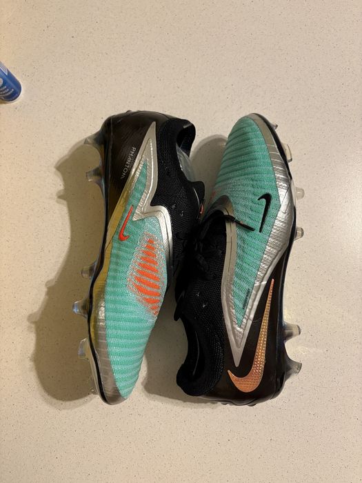 Ghete Fotbal Mercurial si Phantom