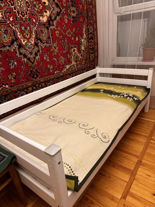 Кровать массив дерева