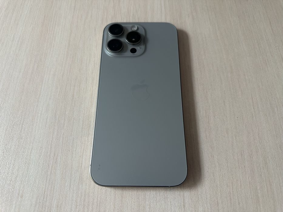Apple iPhone 16 Pro Max