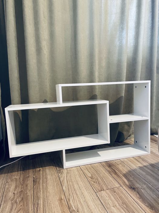 Raft alb cu trei compartimente