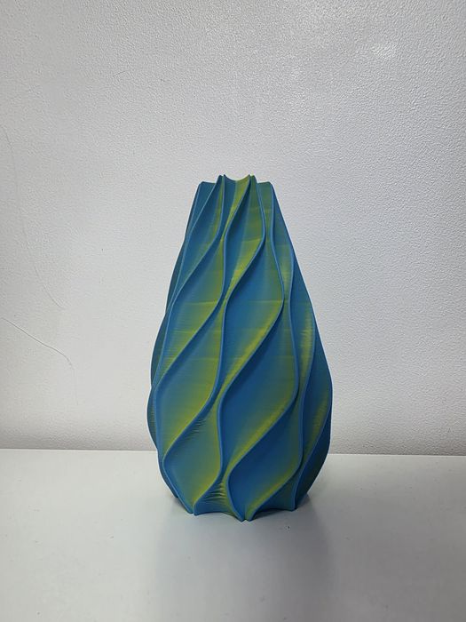 Vaza 3D multiple dimensiuni si culori