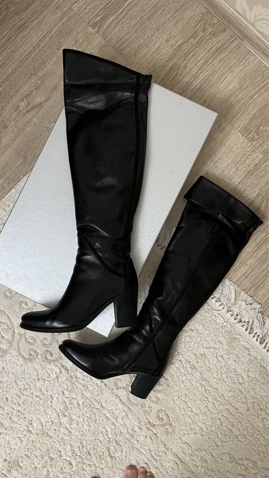 Продам Женские Сапоги