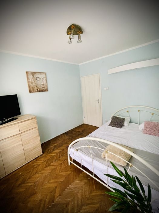 Inchiriez apartament zona petre ispirescu