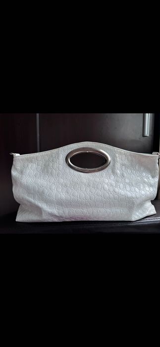 Луксозна елегантна бяла лачена чанта Уникат Стил и Красота