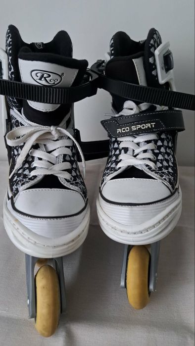 Vând Role/Patine de adolescenți