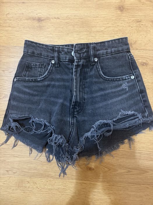 Продавам къси панталони ZARA