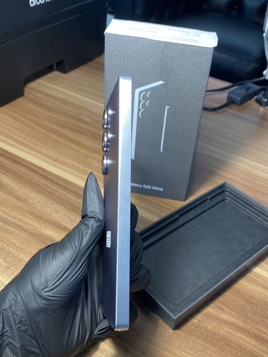 Samsung Galaxy s25 ultra • 256 GB • Titanium Silverblue