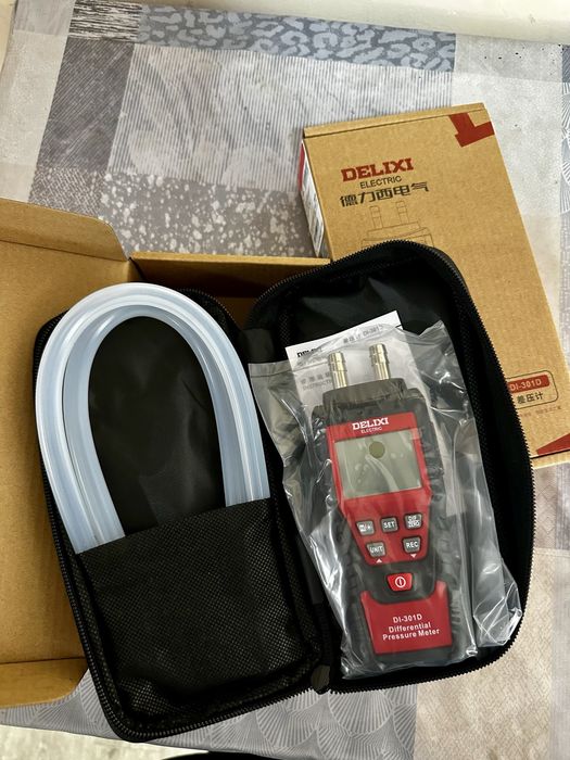Цифровой манометр Delixi DI-3001D