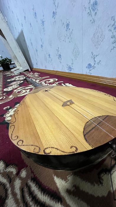 Домбыра  сатылады