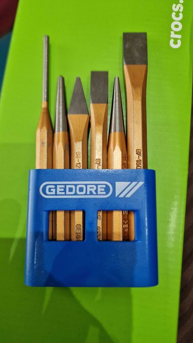 Set de perforatoare Gedore cu 6 piese, perforator cu știft.