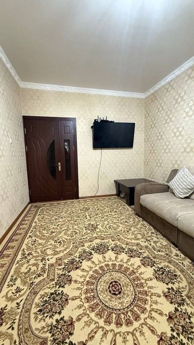 Юнусабад 19кв 2/1/5. 60м² парковка,подвал,огород