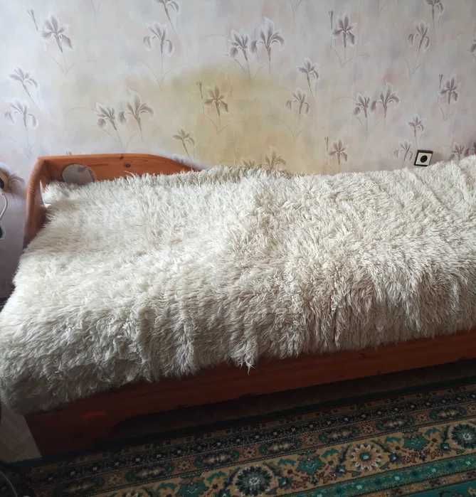 Единично легло 190/90 от масивно дърво