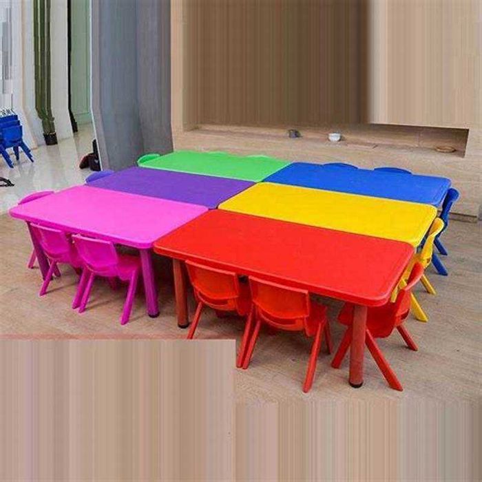 Детский столик пластиковый