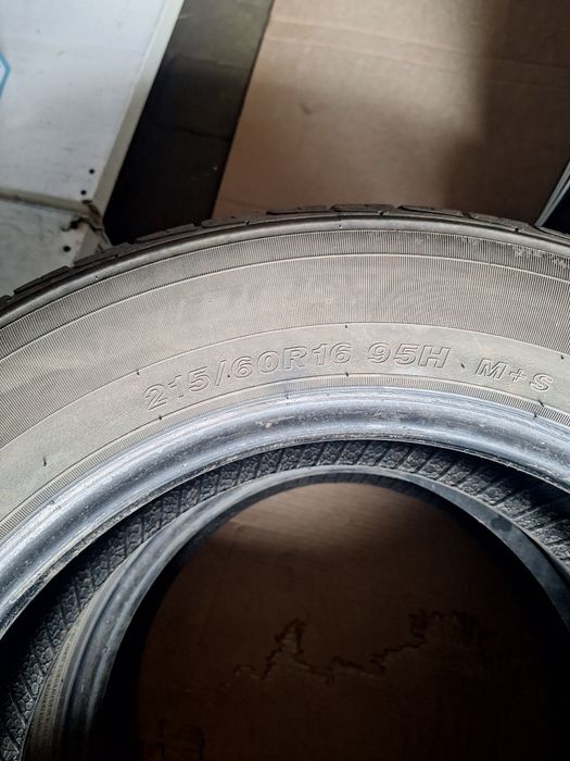 Продам резину 215/60 R16