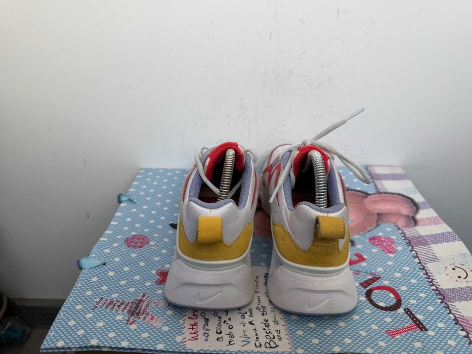 Nike Ryz 365 White Track Red''оригинални маратонки 39 номер