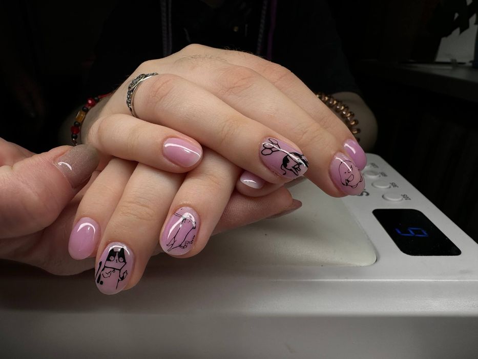 Нужны модели на маникюр