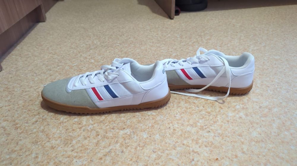 Продам кросовки