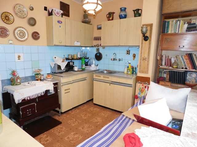 Продава се Тристаен апартамент в Търговище, Център - 68 кв.м за 938 €/кв.м - Снимка #2