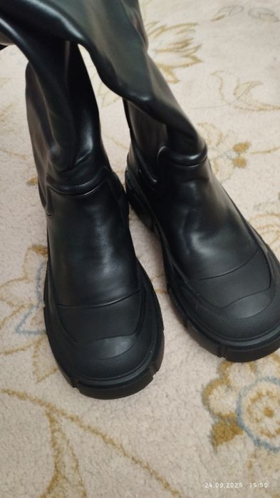 Продам женские сапоги