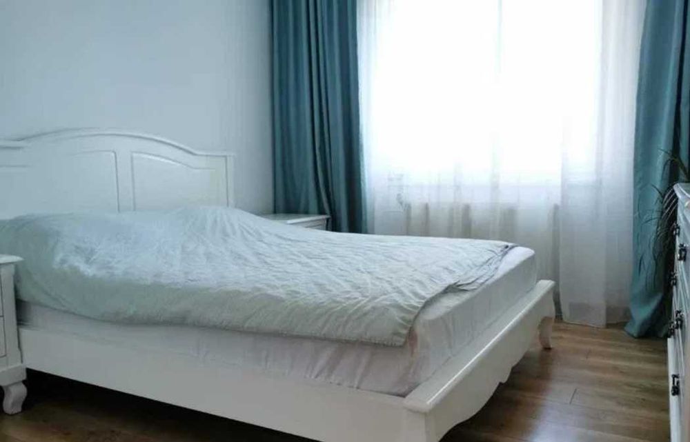 Дава се под наем Тристаен апартамент в Пловдив, Център - 92 кв.м за 397.8 € - Снимка #1