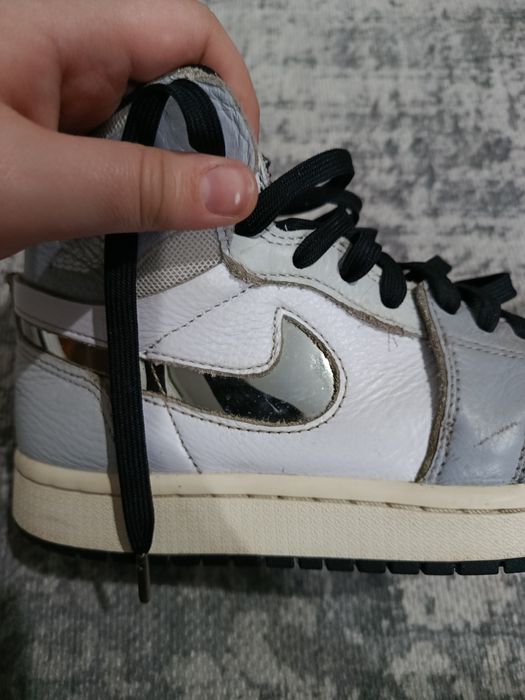 Jordan 1  albi cu gri