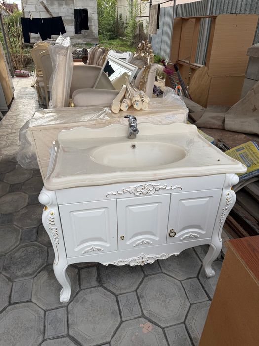 Раковина с зеркалом