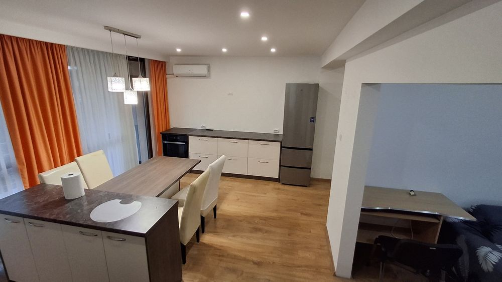 Apartament 2 camere de închiriat.
