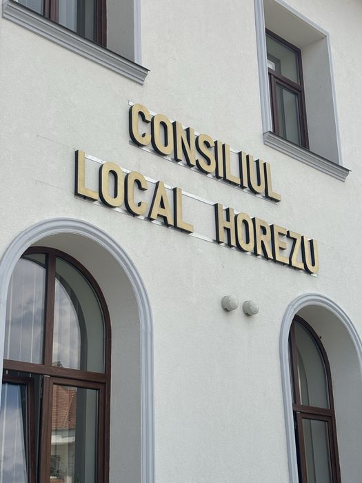 Confectionare litere volumetrice alama si plăci comemorative si institutionale