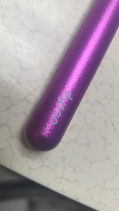 Расчёска  Dyson для подарк.