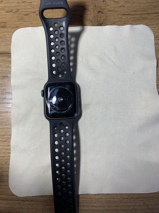 Apple Watch Series 5 Nike 40 мм