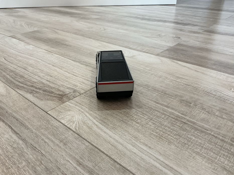 Машина игрушка, кибертрак